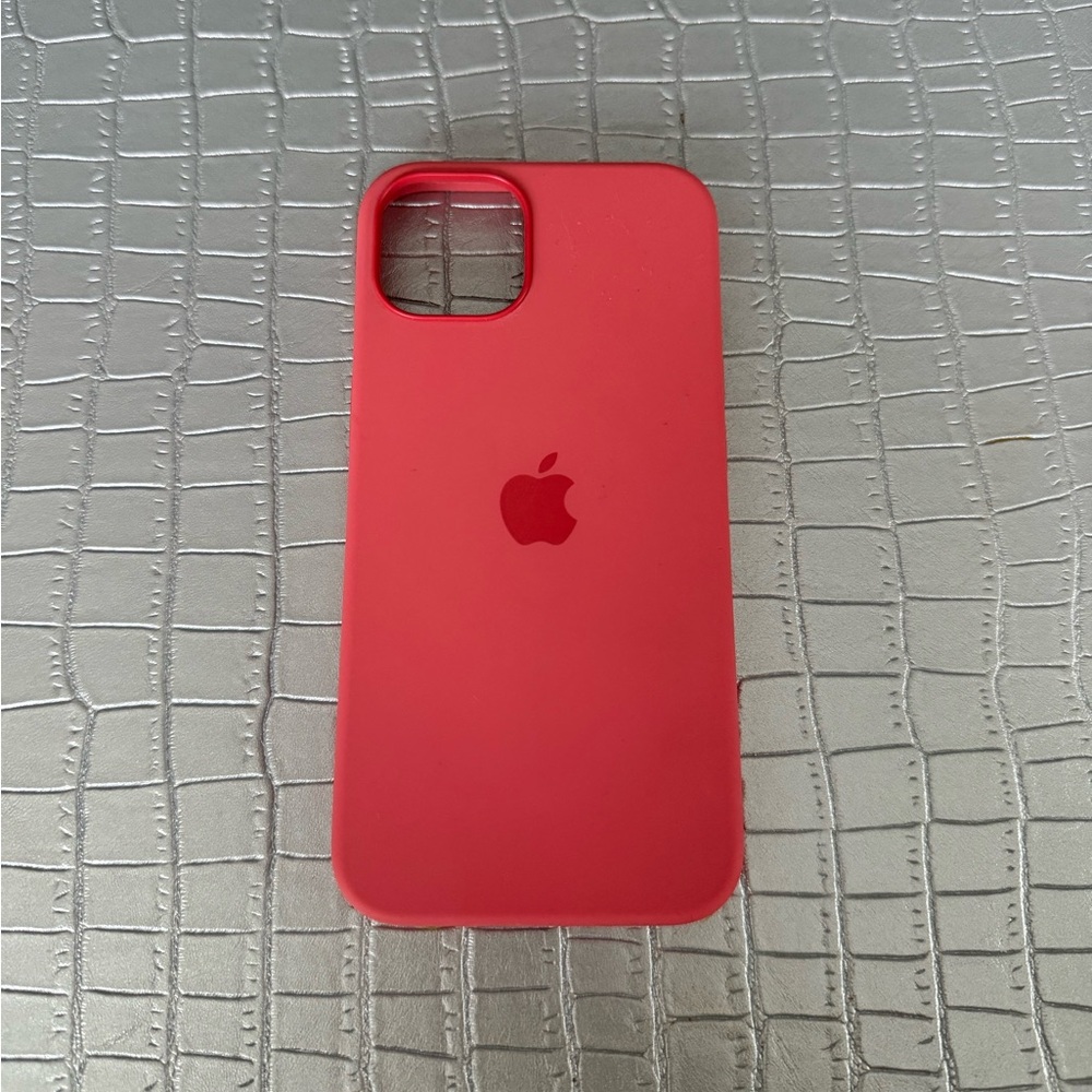 iPhone 12/13/14/15 apple pink silicone MagSafe case